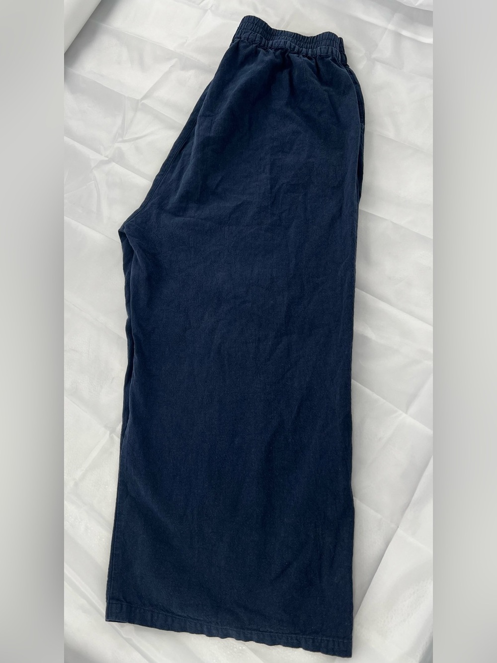 Relaxed Wide-Leg Women's Pants in Navy - Picture 2 of 7